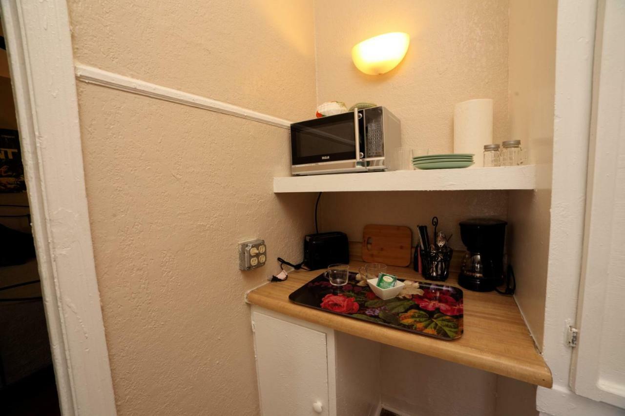 The Canterbury Apartahotel 3*